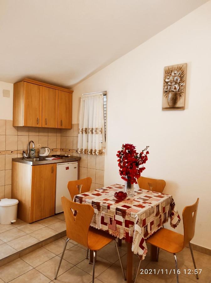 Apartmani Steni Sveti Stefan Eksteriør bilde