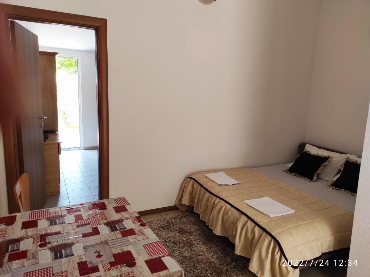 Apartmani Steni Sveti Stefan Eksteriør bilde