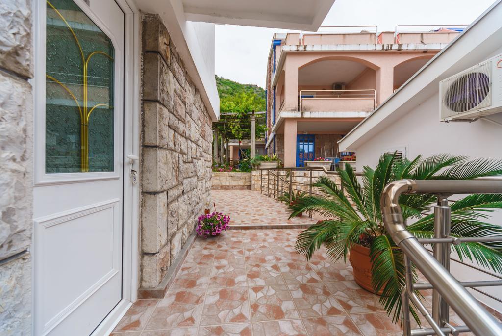Apartmani Steni Sveti Stefan Eksteriør bilde