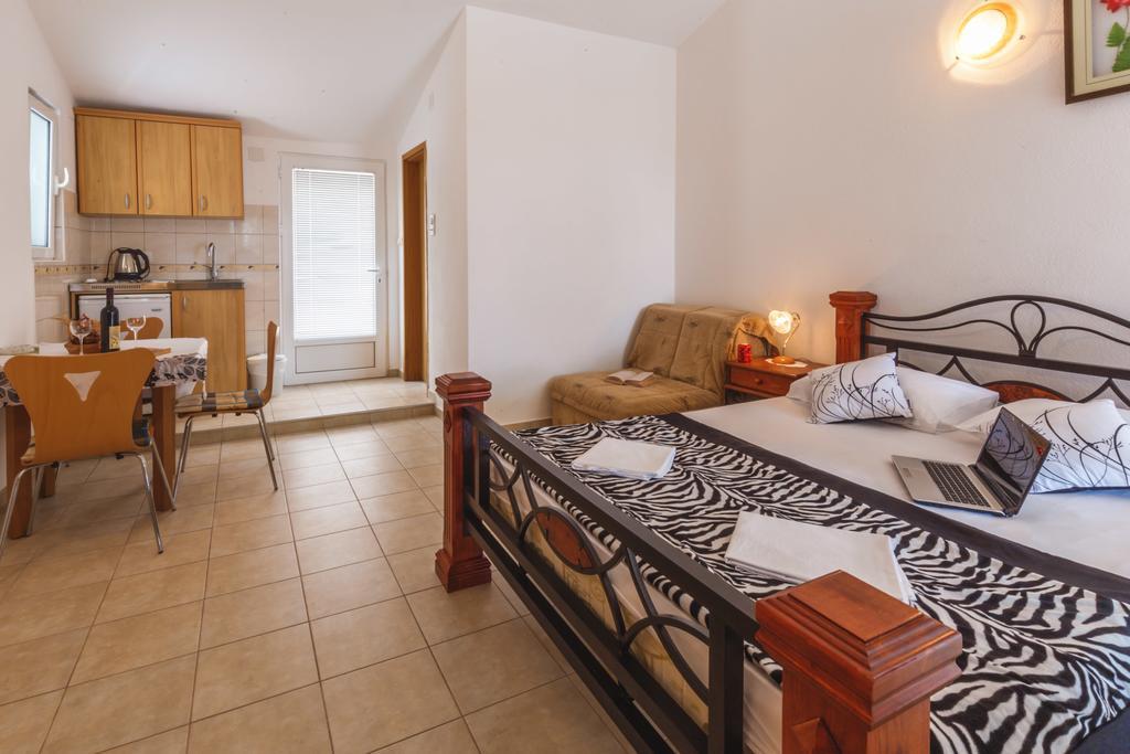 Apartmani Steni Sveti Stefan Eksteriør bilde